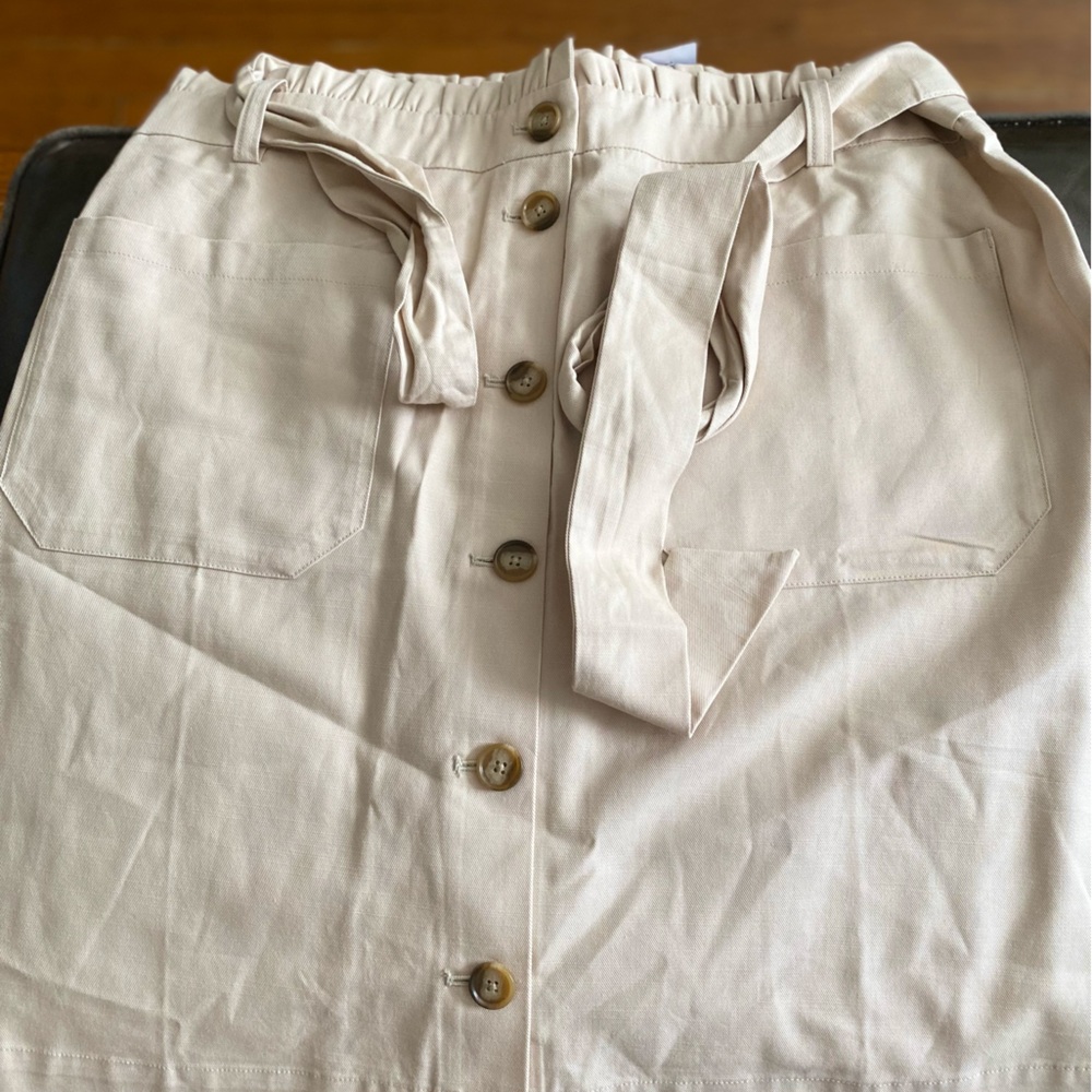 Loft skirt NWT